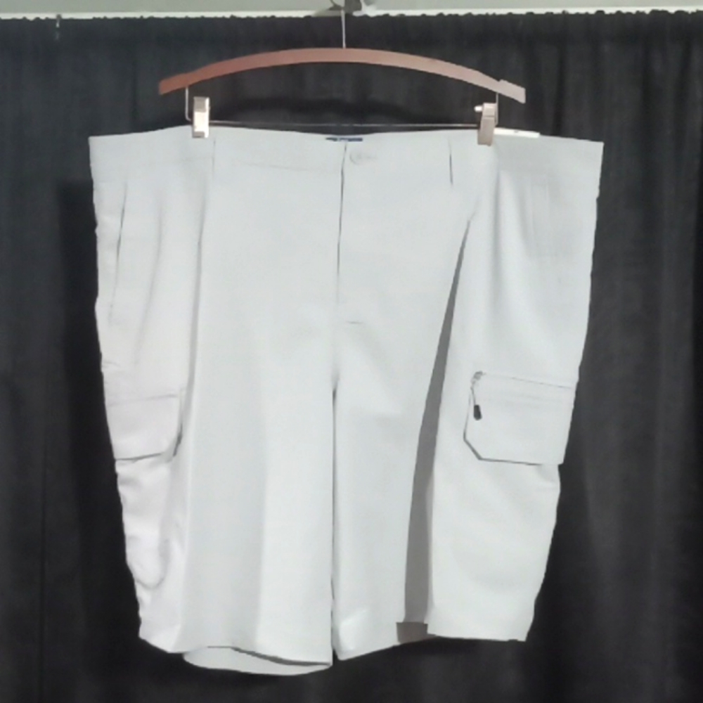 George "at the knee" performance cargo shorts . Size 46 , grey , brand new.